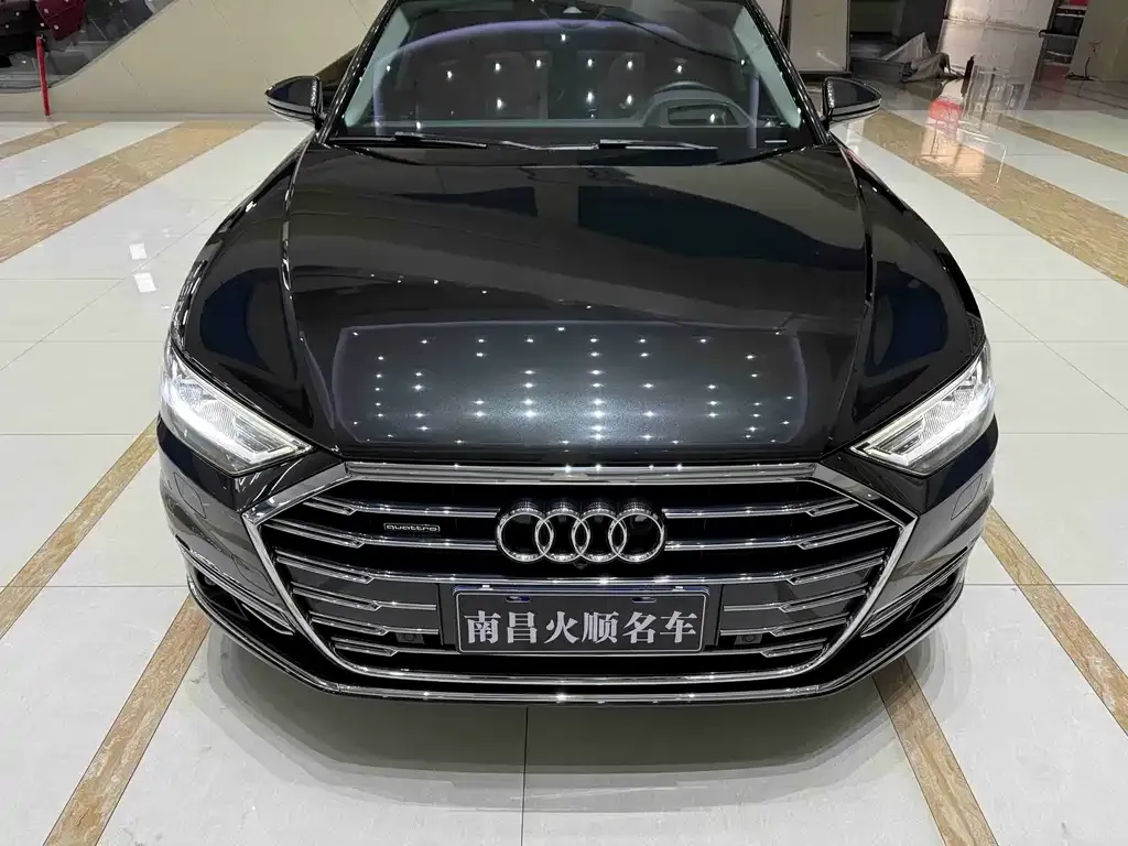 Audi A8 — фото 5