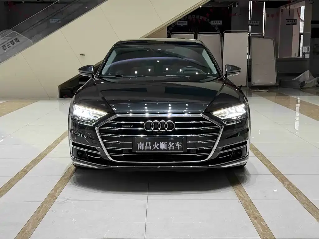 Audi A8 — фото 3
