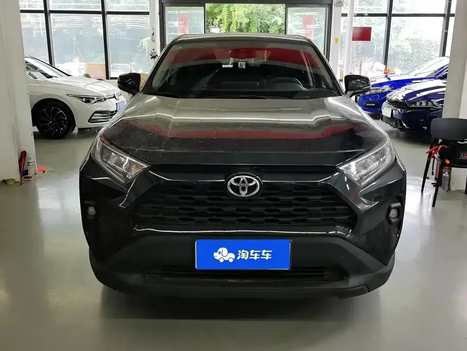 Toyota RAV4 — фото 8