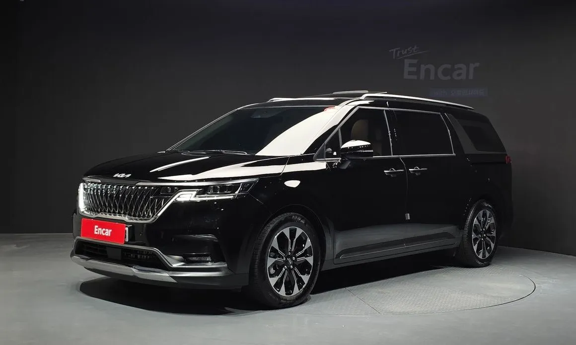 Kia Carnival — фото 1