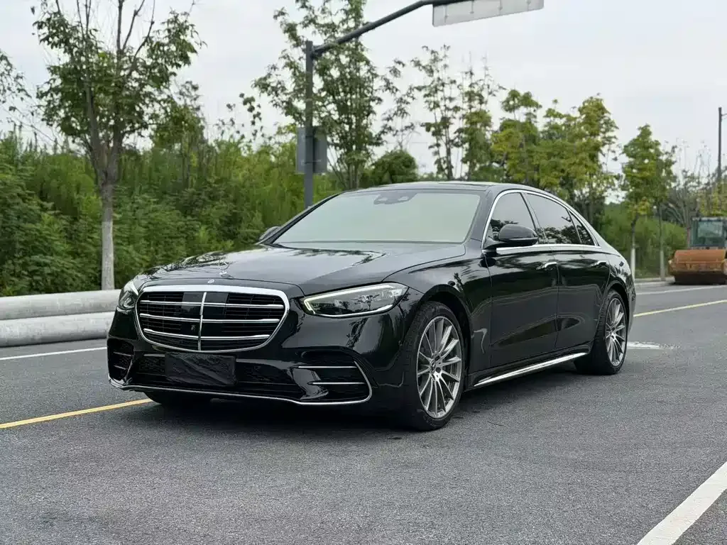 Mercedes-Benz S-Class — фото 1