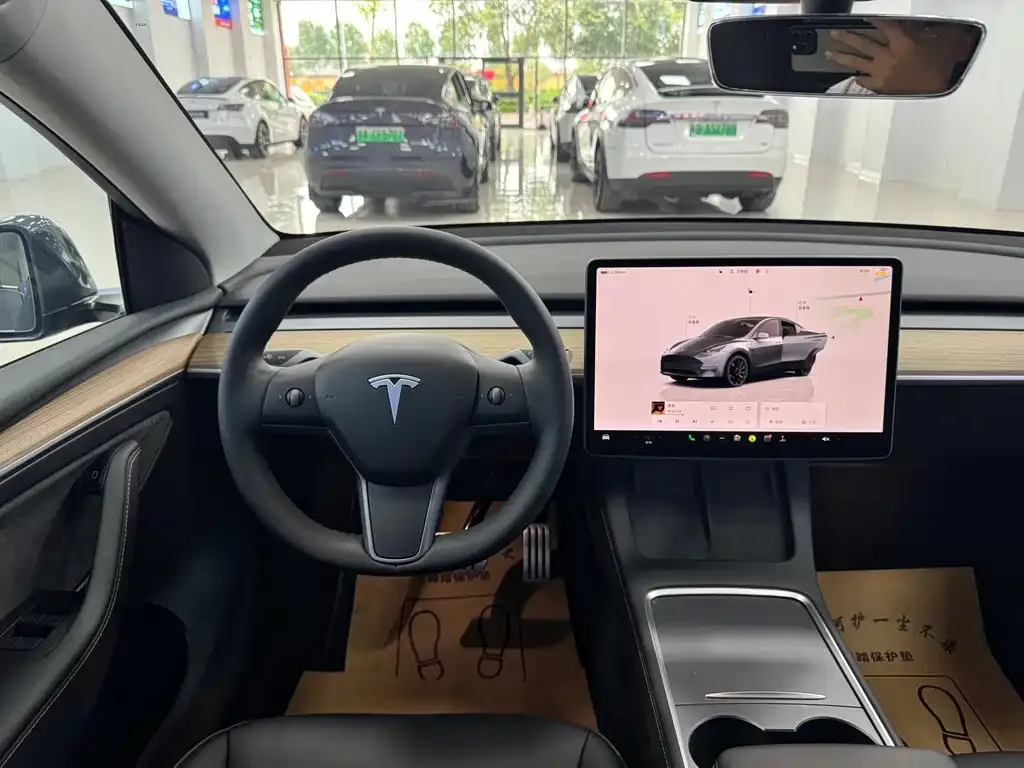 Tesla Model Y — фото 4