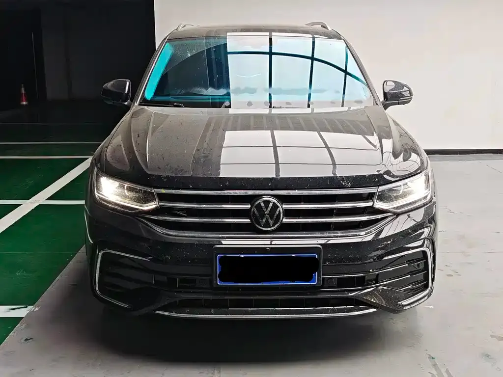 Volkswagen Tiguan L — фото 7