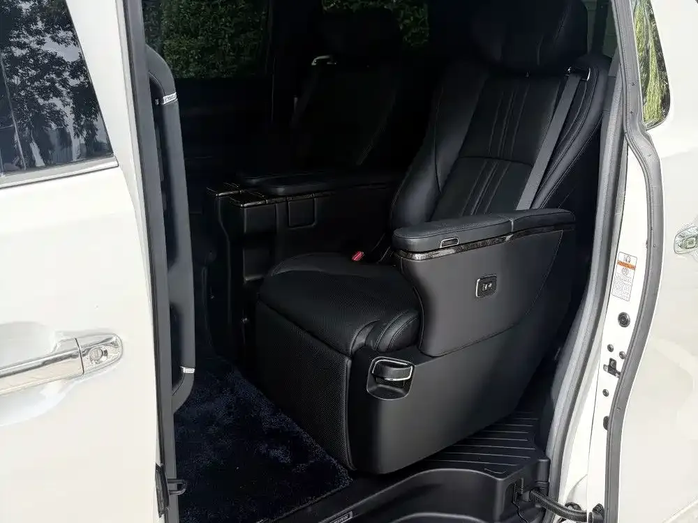 Toyota Vellfire — фото 5