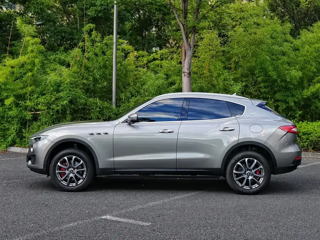 Maserati Levante — фото 10