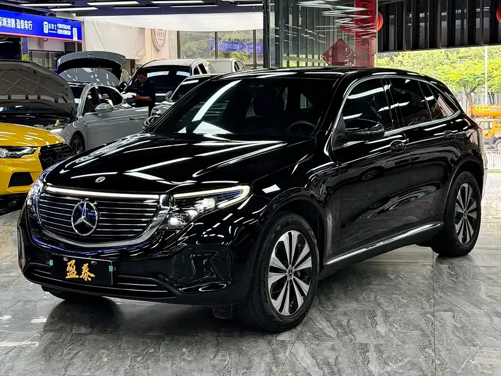 Mercedes-Benz EQC — фото 1