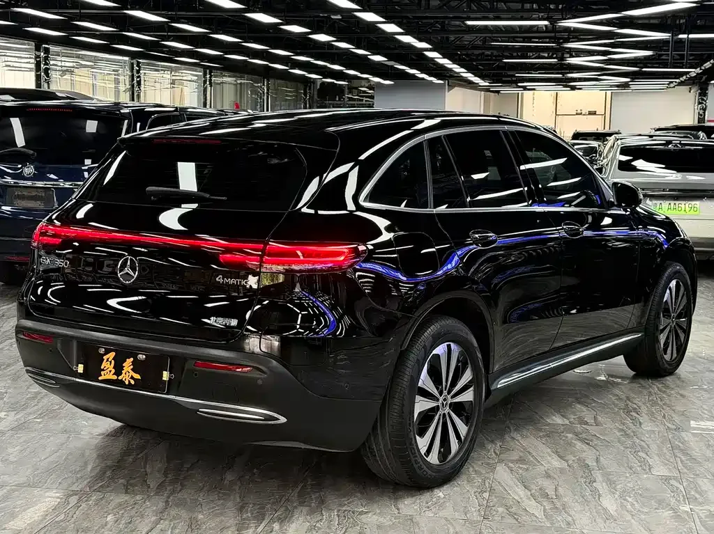 Mercedes-Benz EQC — фото 4