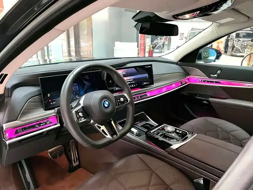 BMW i7 — фото 4
