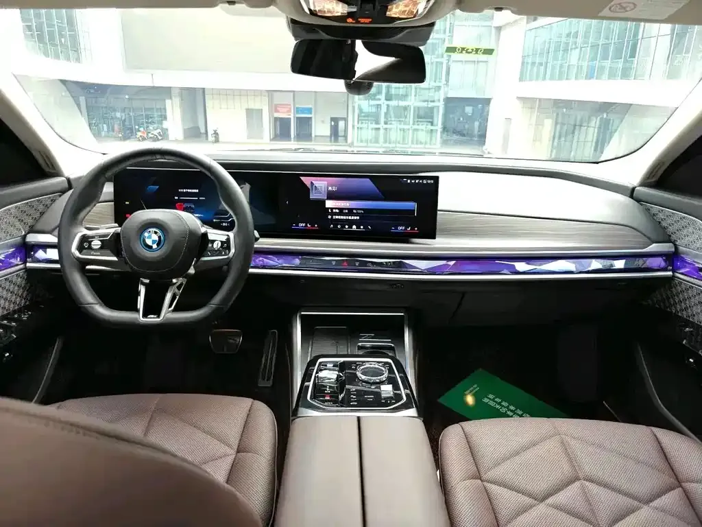 BMW i7 — фото 5