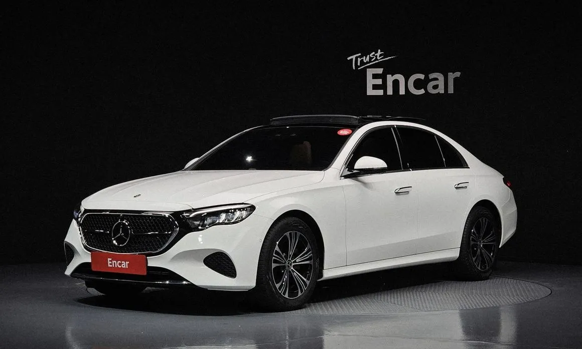 Mercedes-Benz E-Class — фото 1