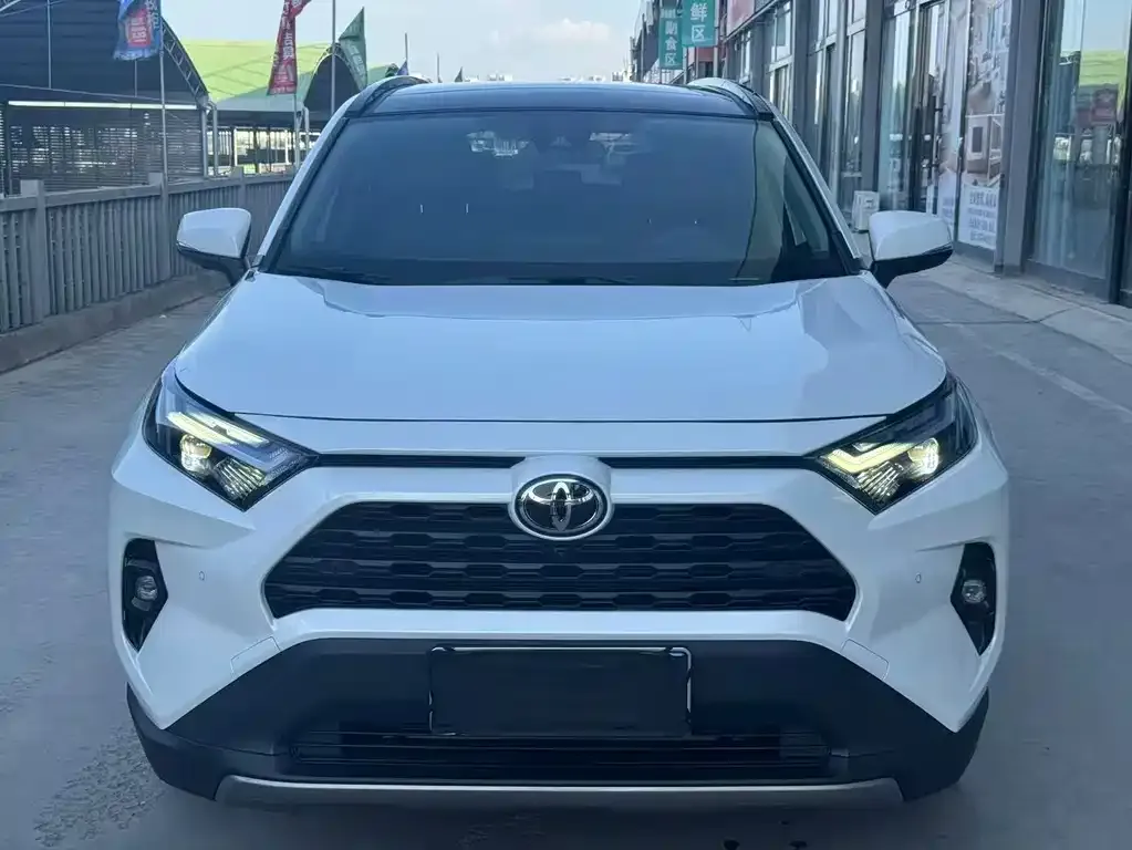 Toyota RAV4 — фото 3