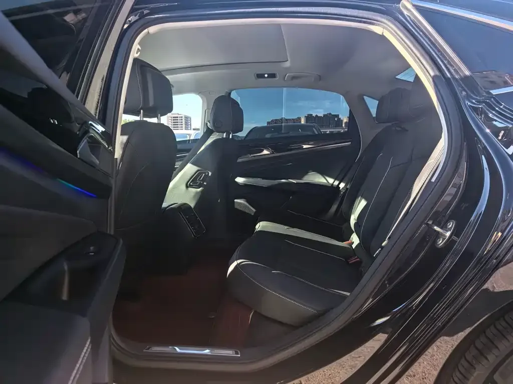 Volkswagen Passat — фото 6