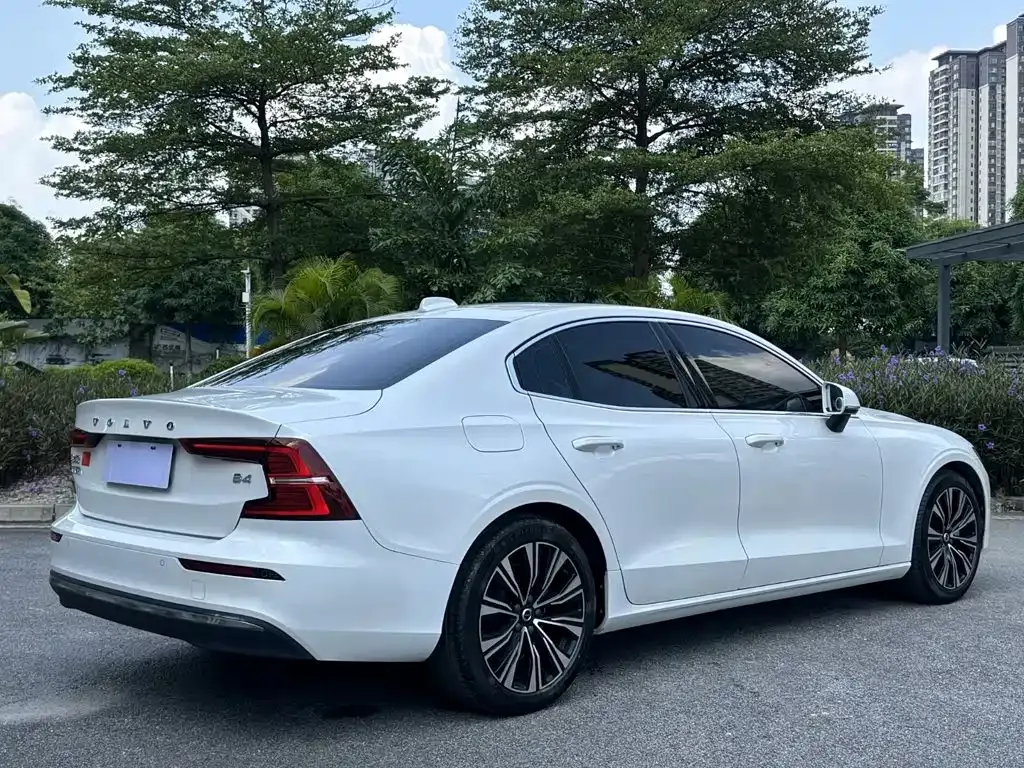 Volvo S60 — фото 3