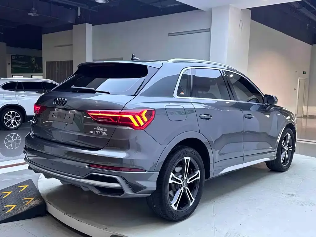 Audi Q3 — фото 7