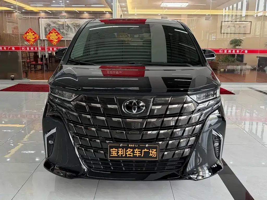 Toyota Alphard — фото 3