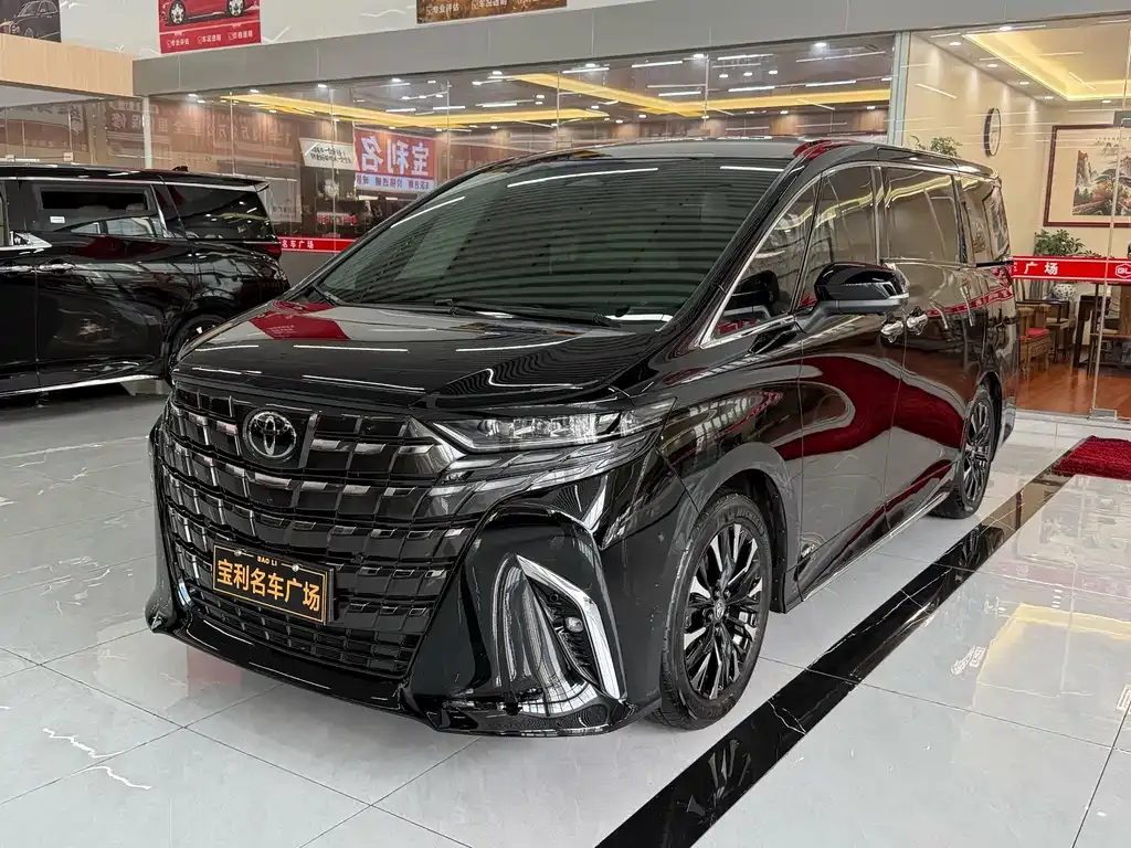Toyota Alphard — фото 5