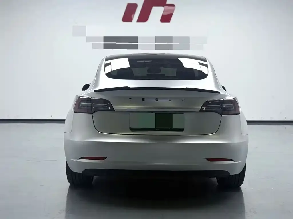 Tesla Model 3 — фото 4