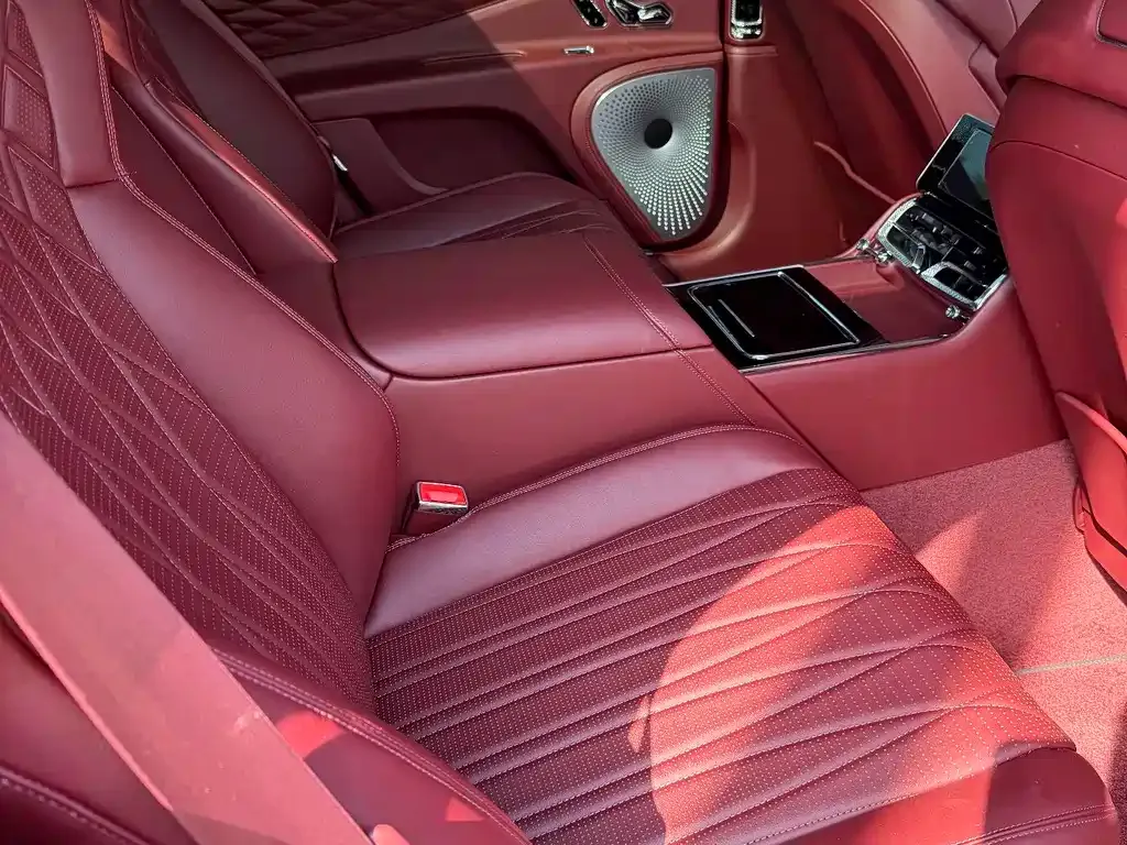 Bentley Flying Spur PHEV — фото 7