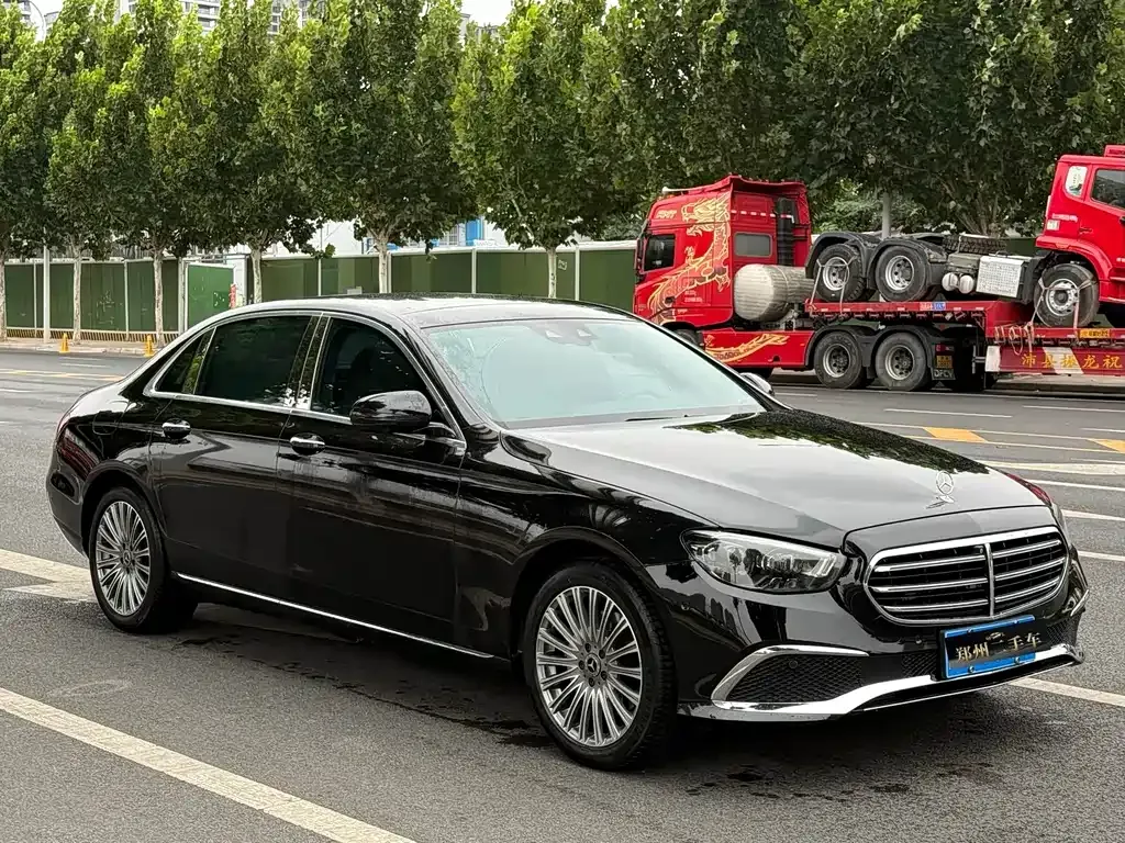 Mercedes-Benz E-Class — фото 9