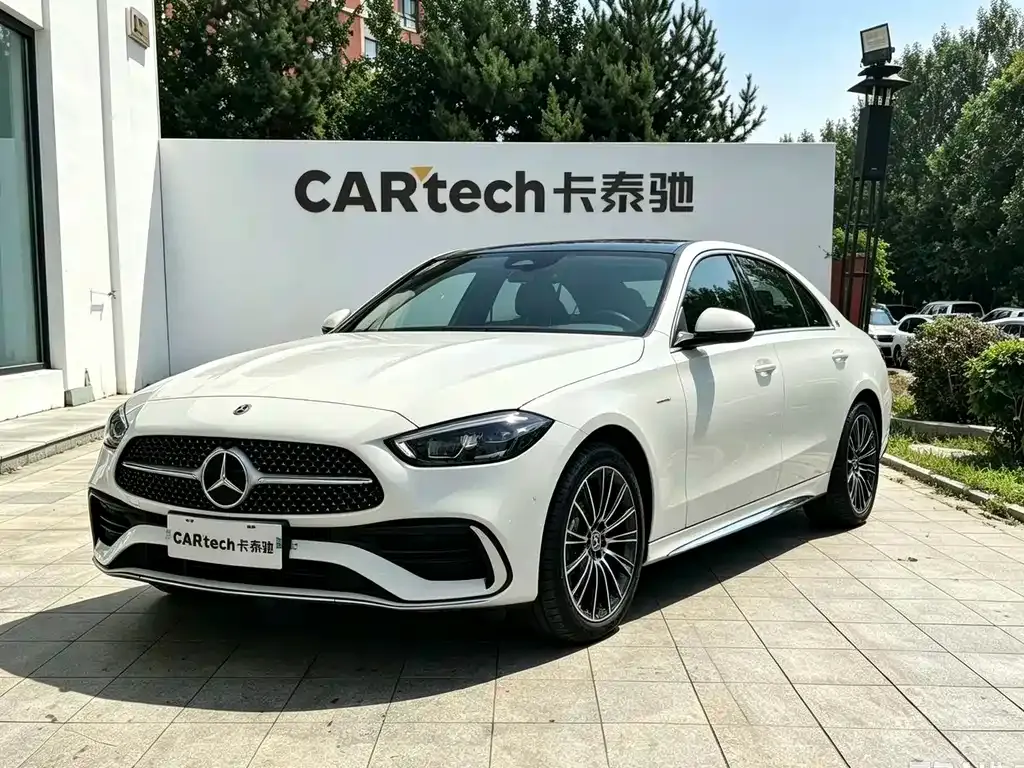 Mercedes-Benz C-Class — фото 1