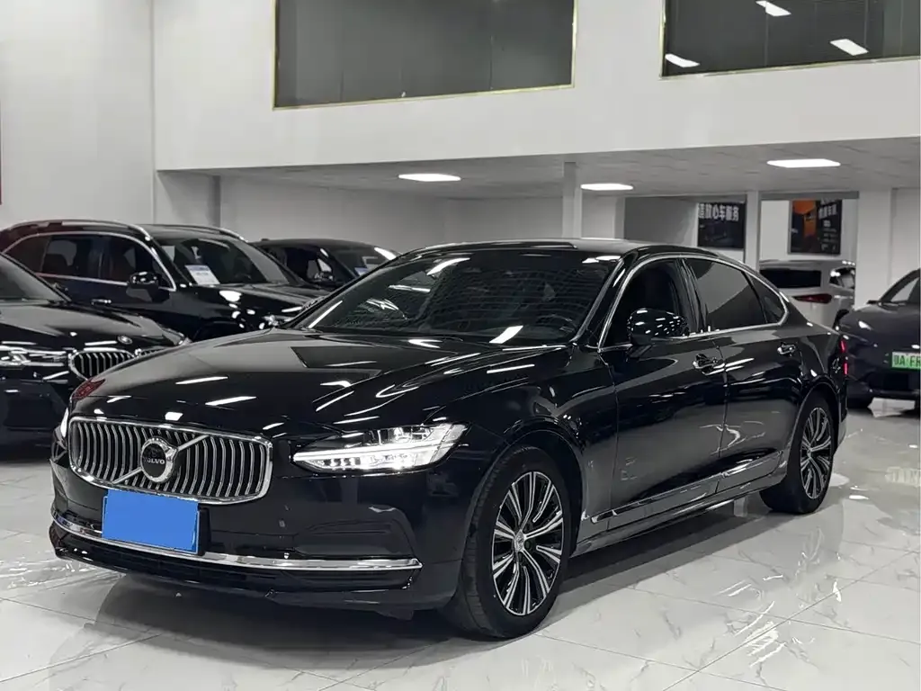 Volvo S90 — фото 1