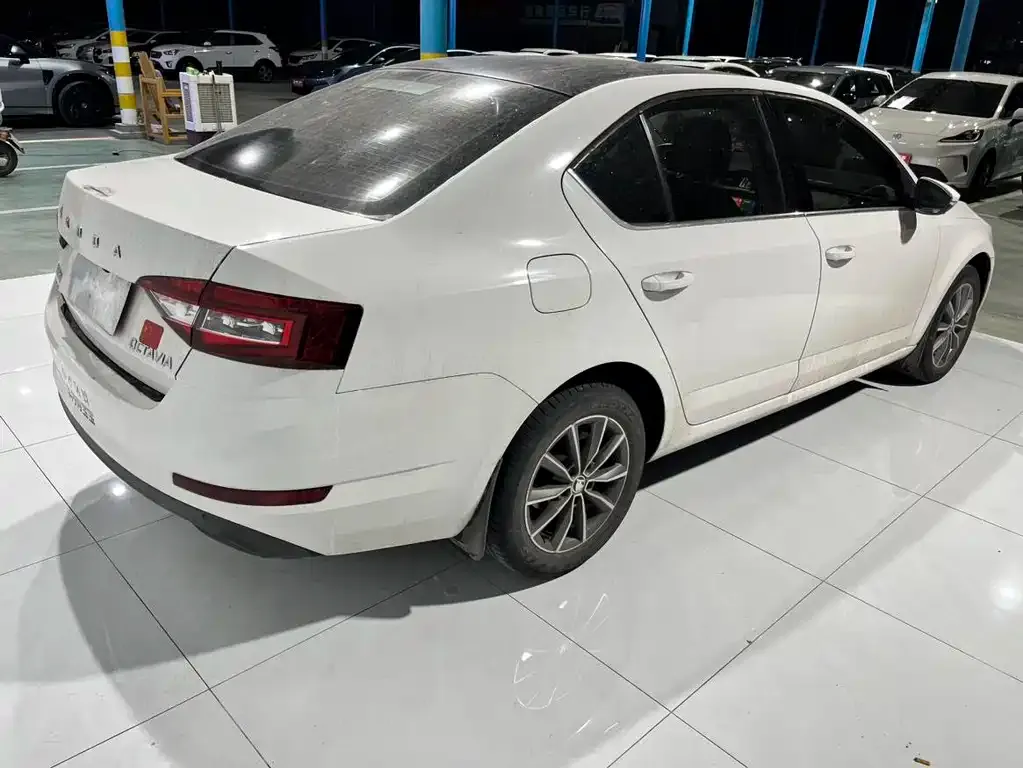 Skoda Octavia — фото 3
