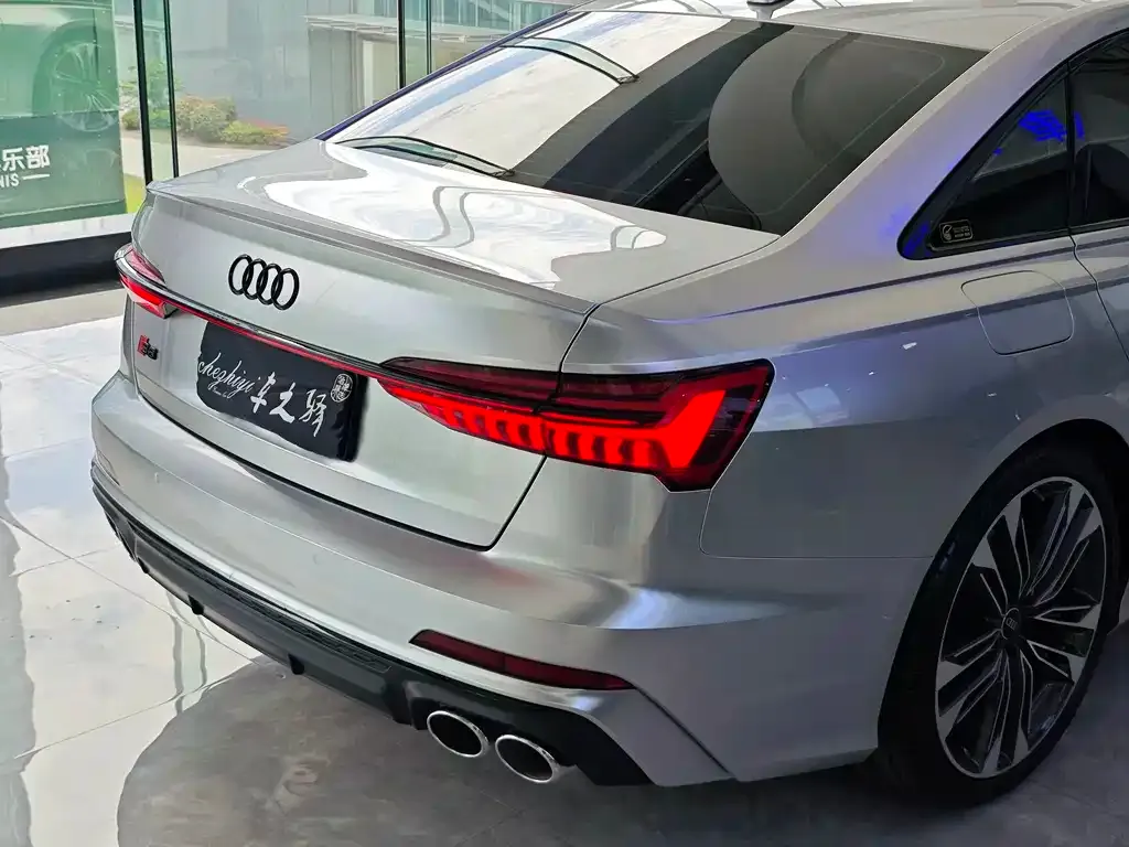 Audi S6 — фото 7