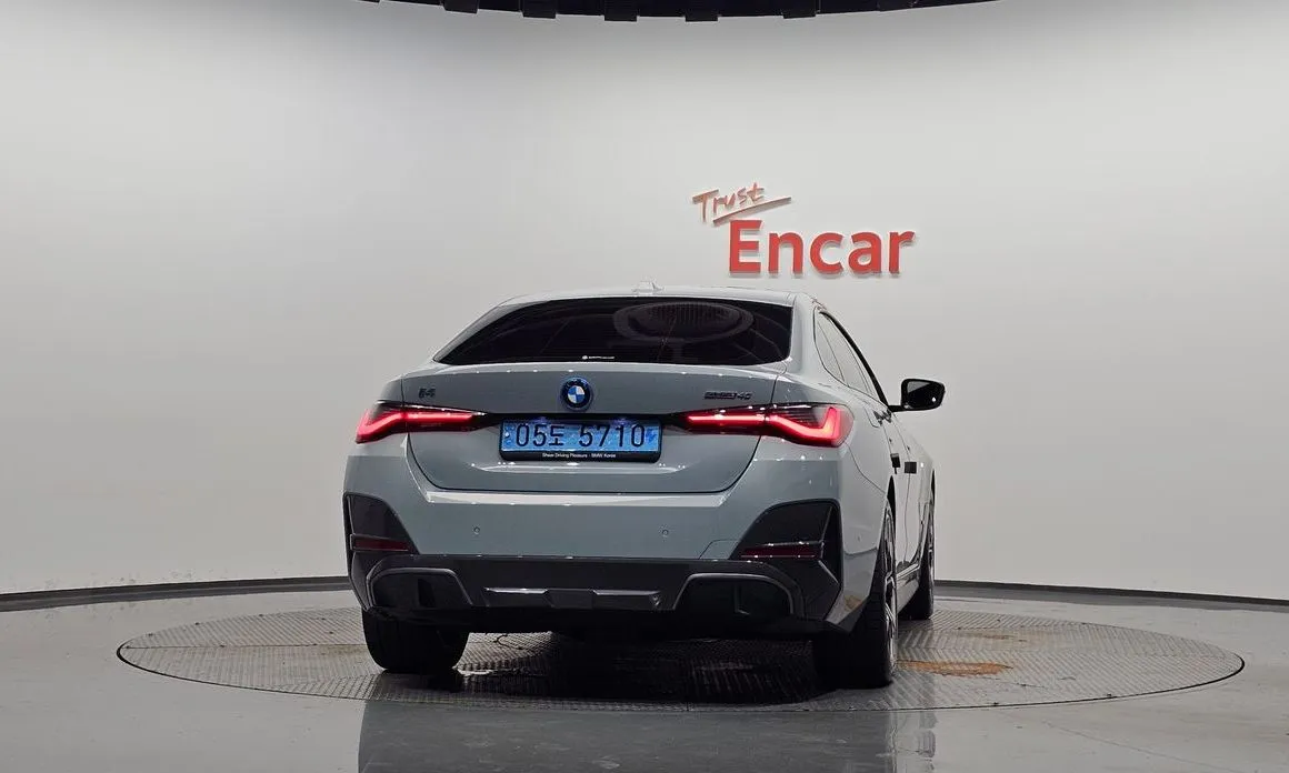 BMW i4 — фото 6