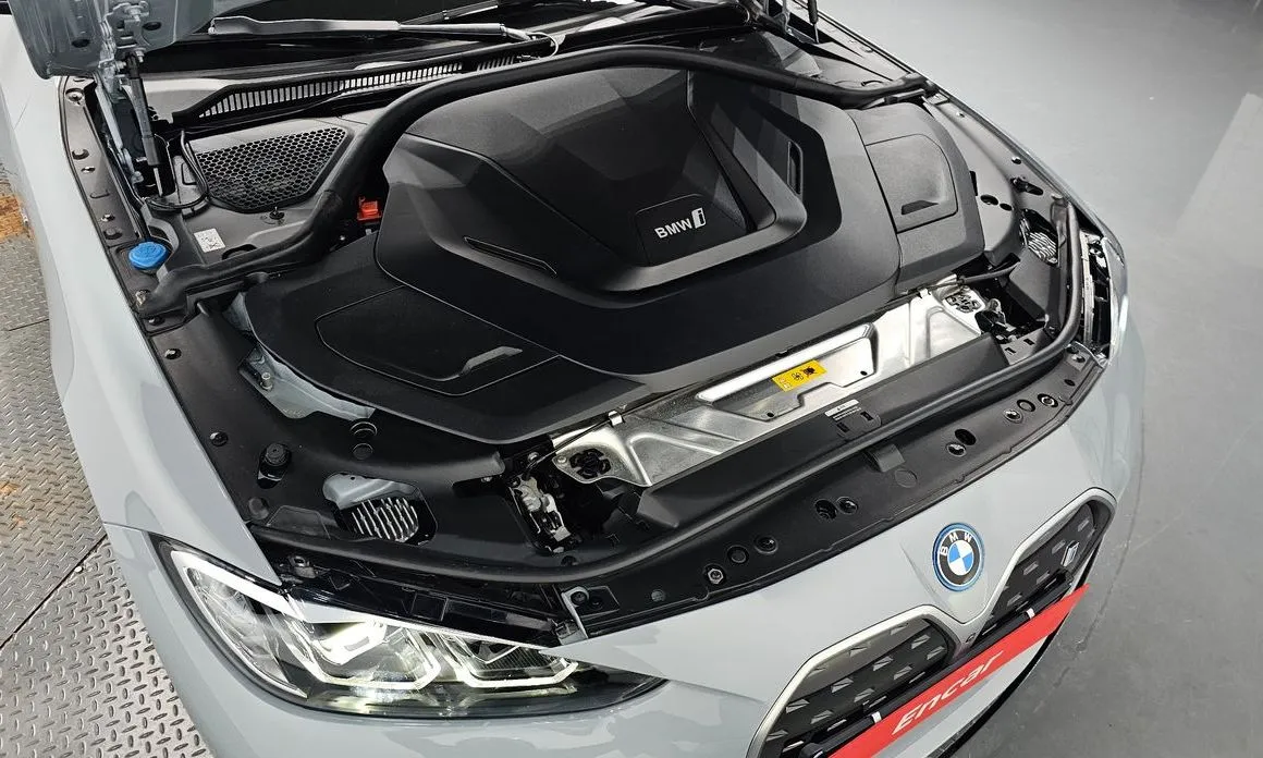 BMW i4 — фото 2