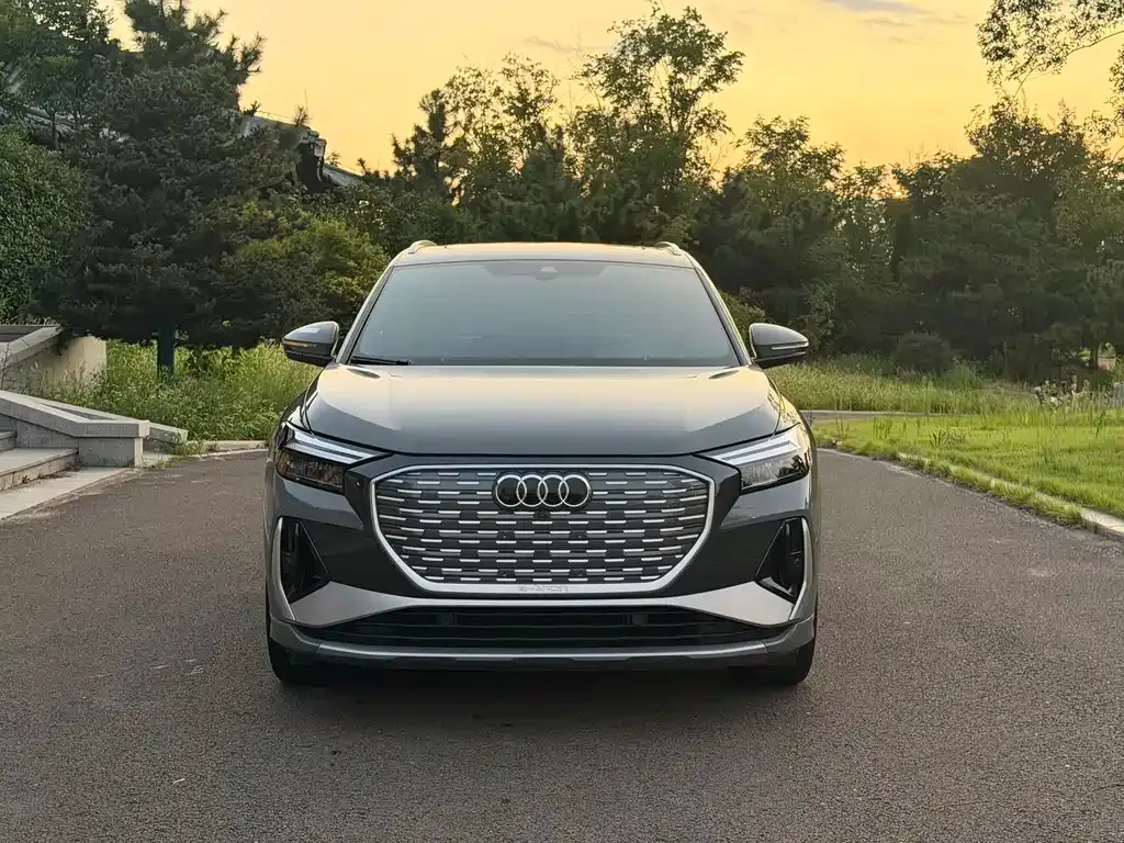 Audi Q4 e-tron — фото 5