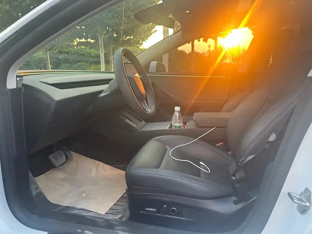 Tesla Model 3 — фото 3