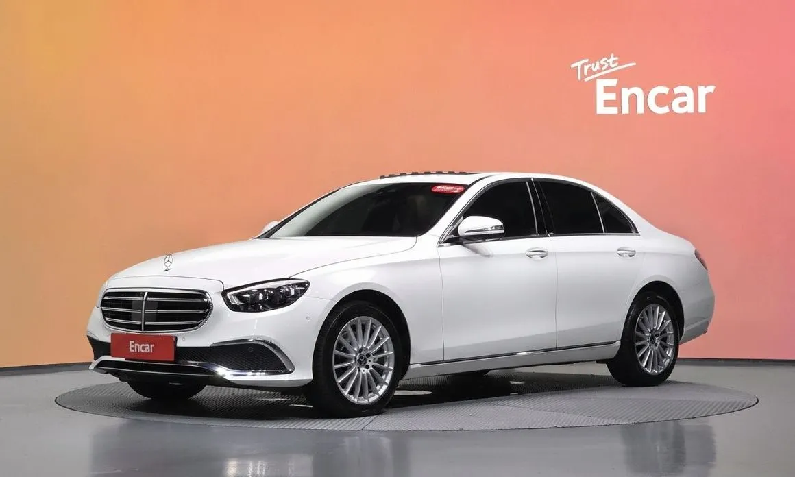 Mercedes-Benz E-Class — фото 1