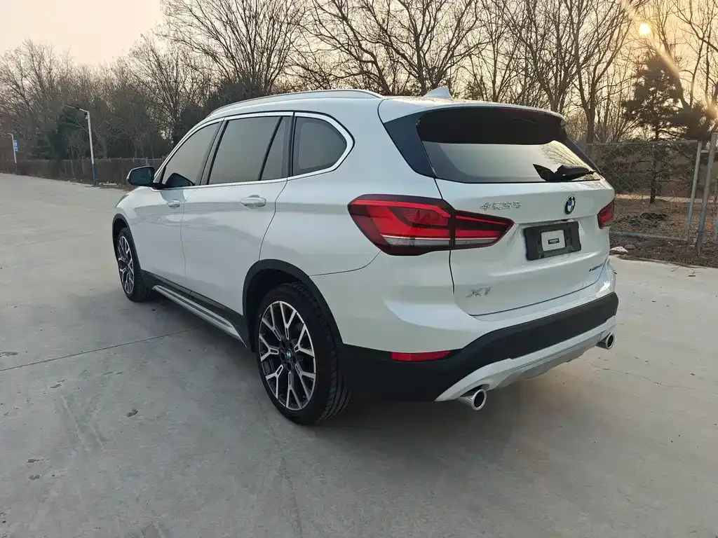 BMW X1 — фото 9