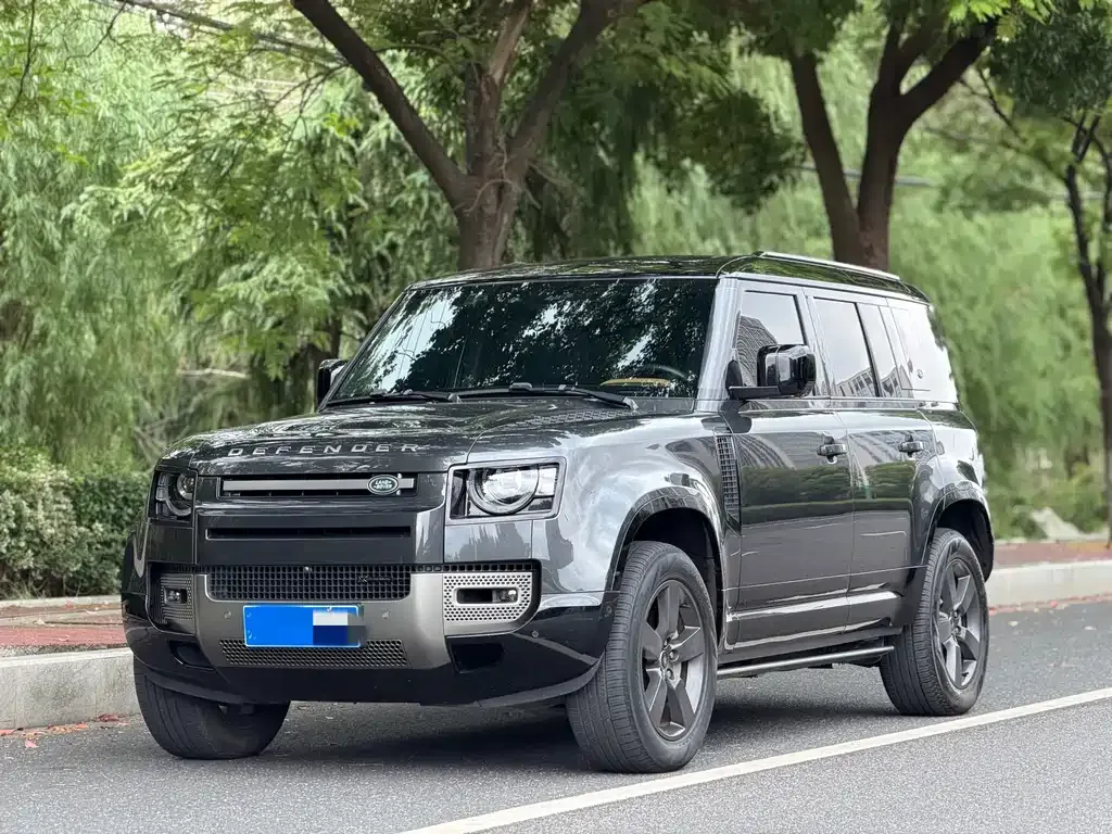 Land Rover Defender — фото 1
