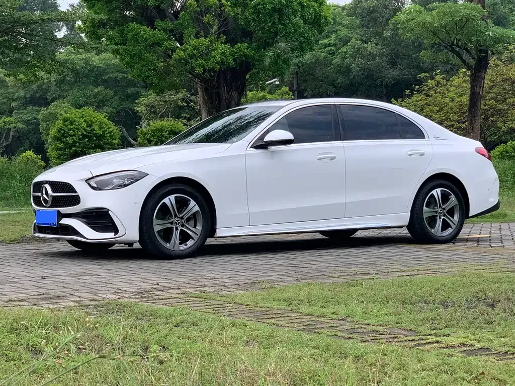 Mercedes-Benz C-Class — фото 1