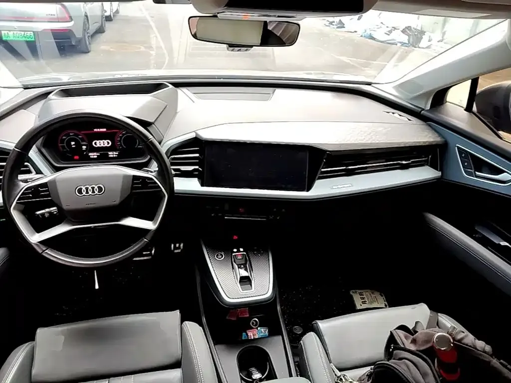 Audi Q5 e-tron — фото 2