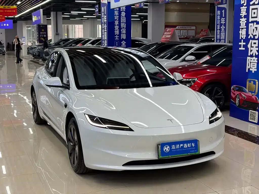 Tesla Model 3 — фото 8