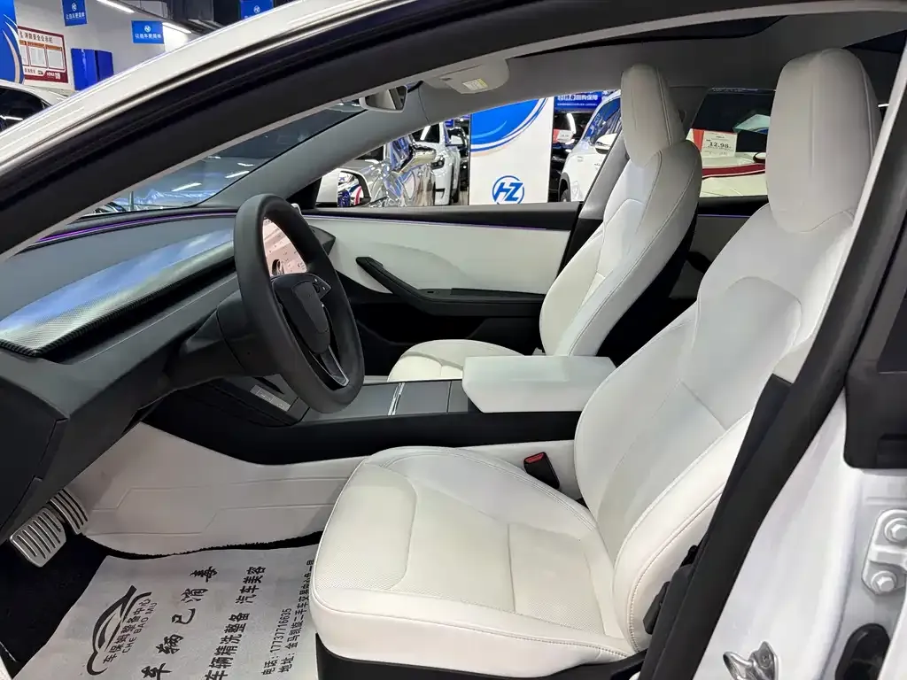 Tesla Model 3 — фото 3