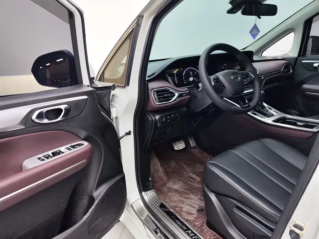 GAC Motor Trumpchi M6 — фото 9