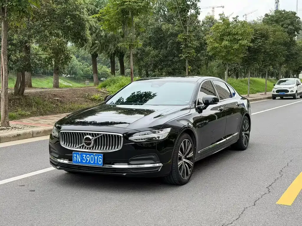Volvo S90 — фото 1