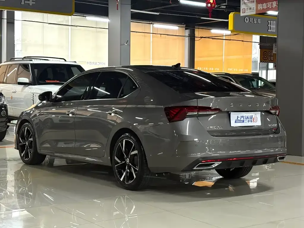 Skoda Octavia — фото 5
