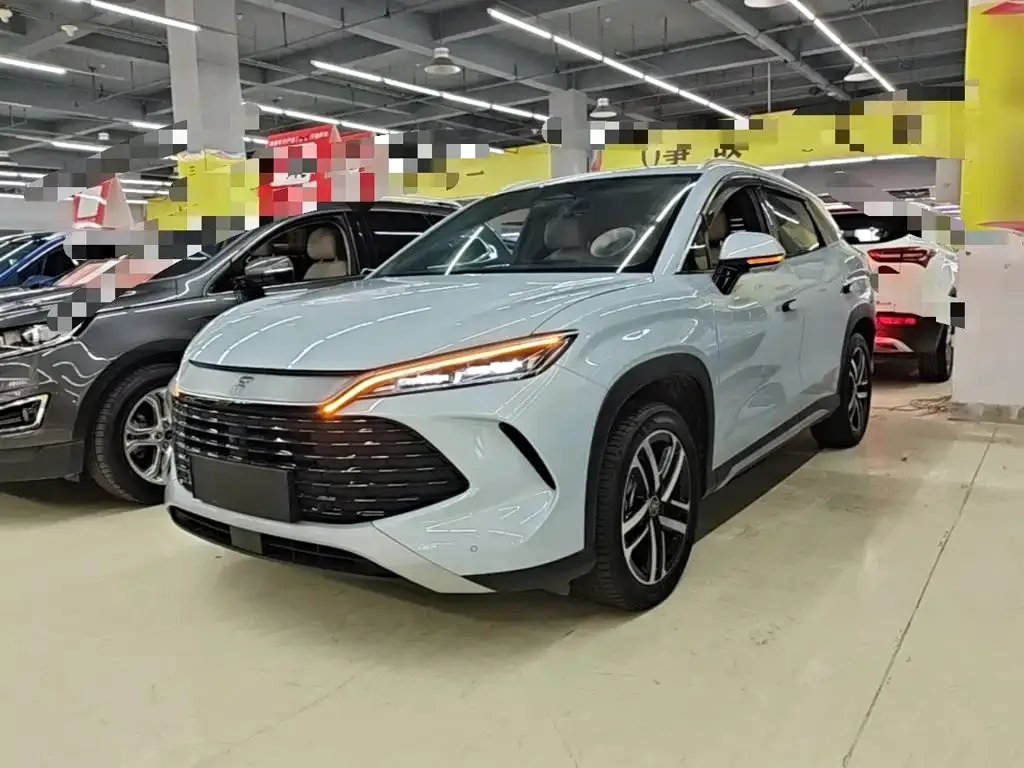 BYD L DM-i — фото 1