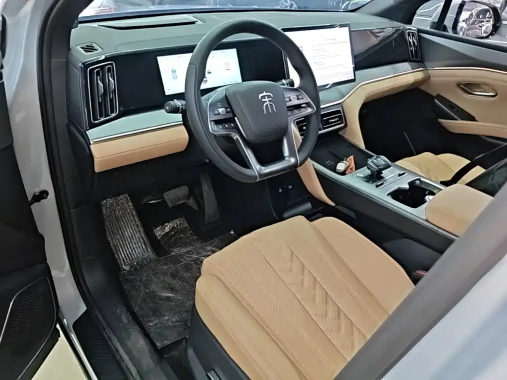 BYD L DM-i — фото 10
