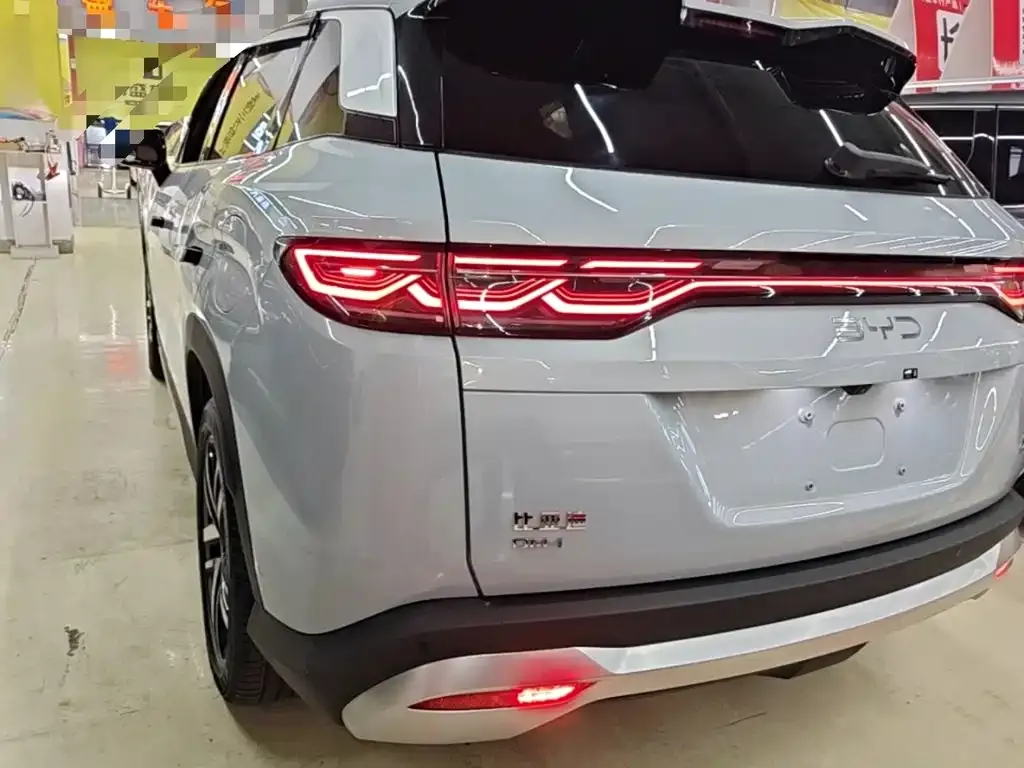BYD L DM-i — фото 6