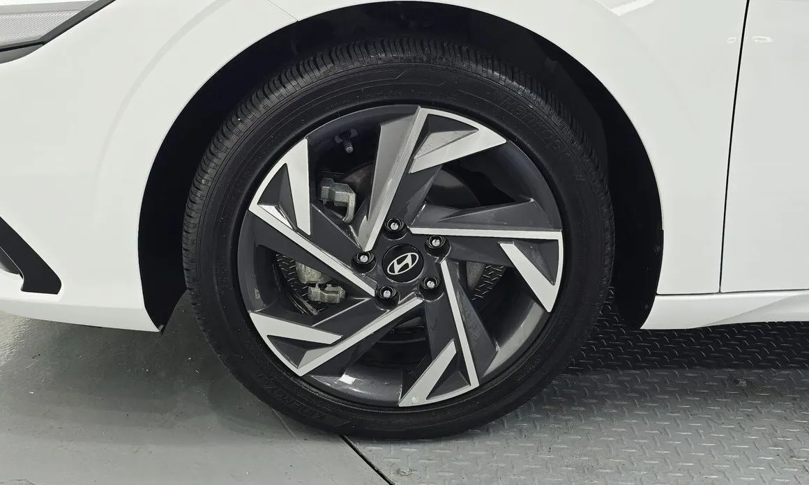 Hyundai AVANTE — фото 8
