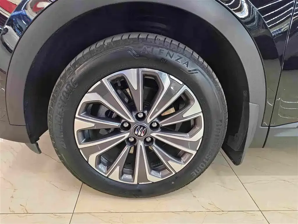 Buick Envision Plus — фото 5