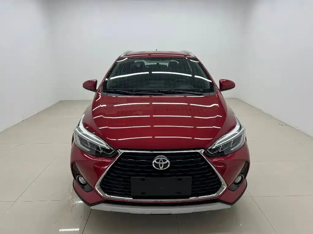 Toyota Yaris L — фото 10