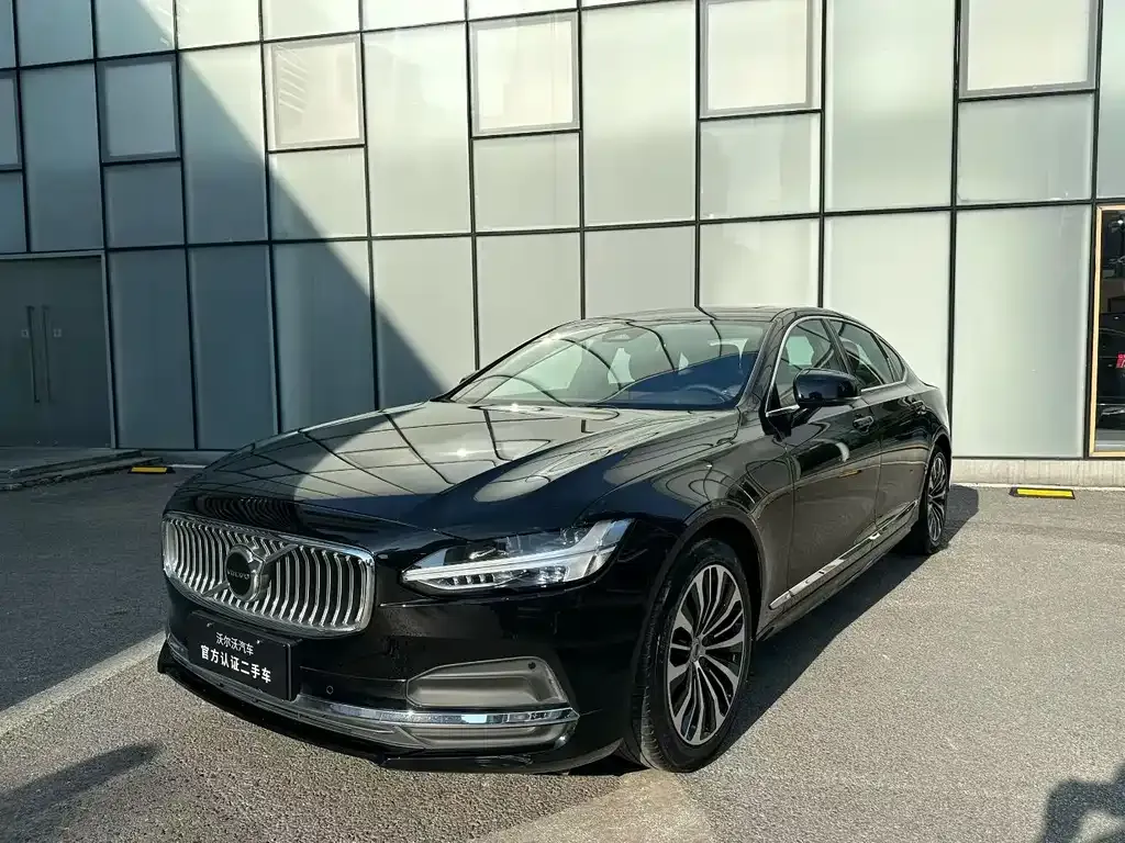 Volvo S90 — фото 1