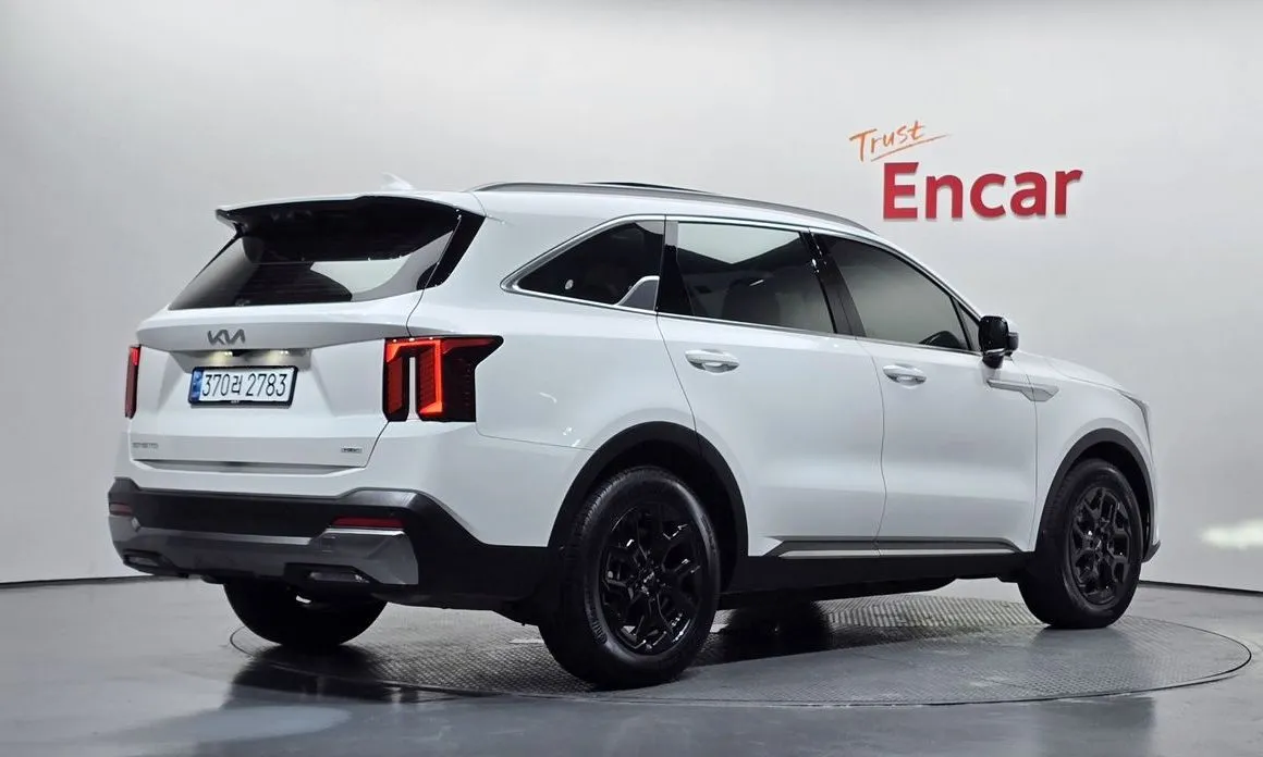 Kia Sorento — фото 6