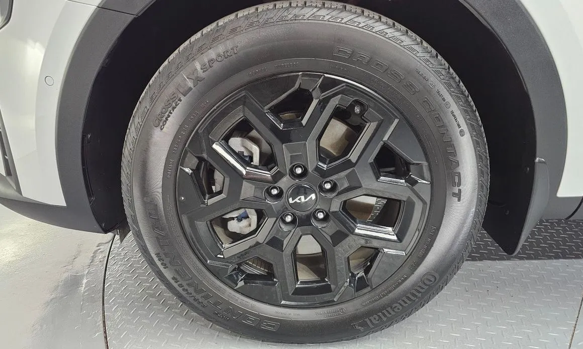 Kia Sorento — фото 7